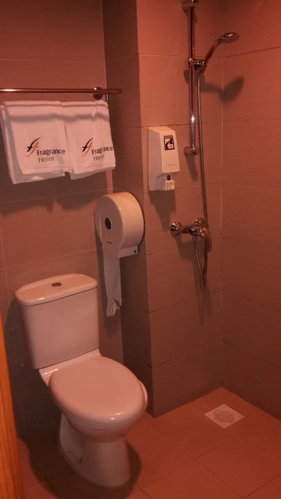 Bad Fragrance Hotel - Sapphire