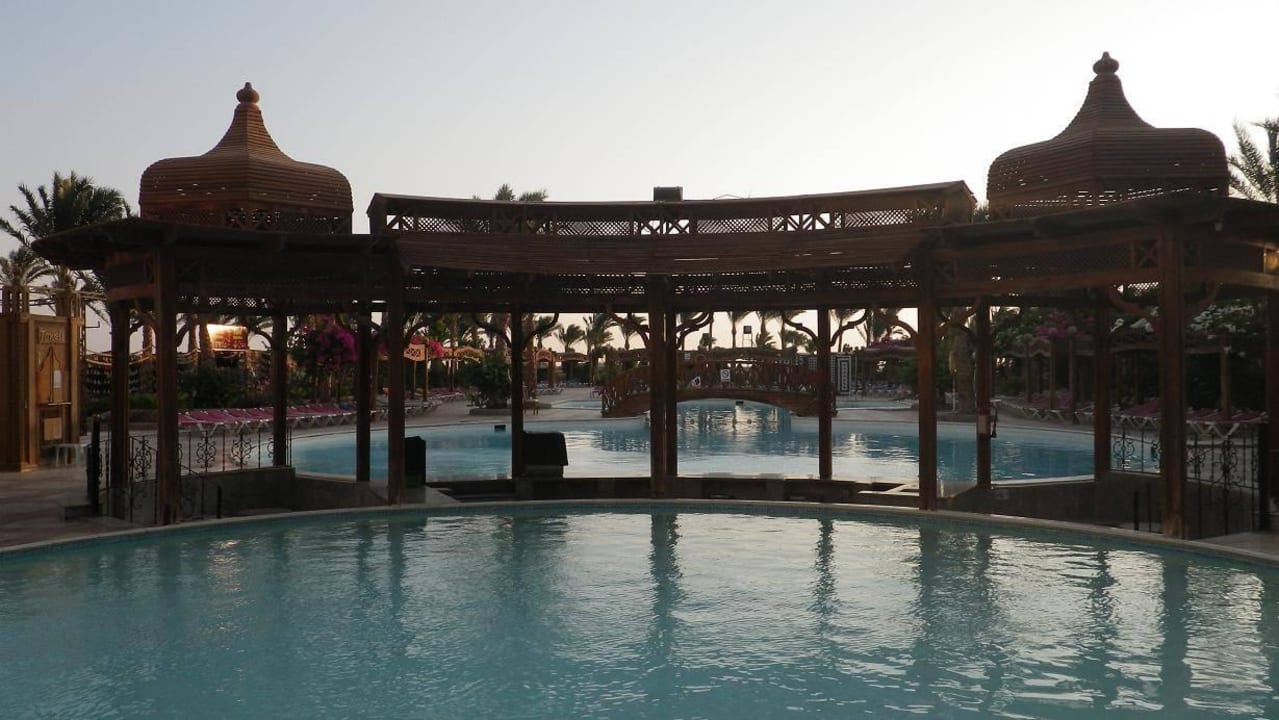 Pool Sonnenaufgang Riviera Aqua Park Resort