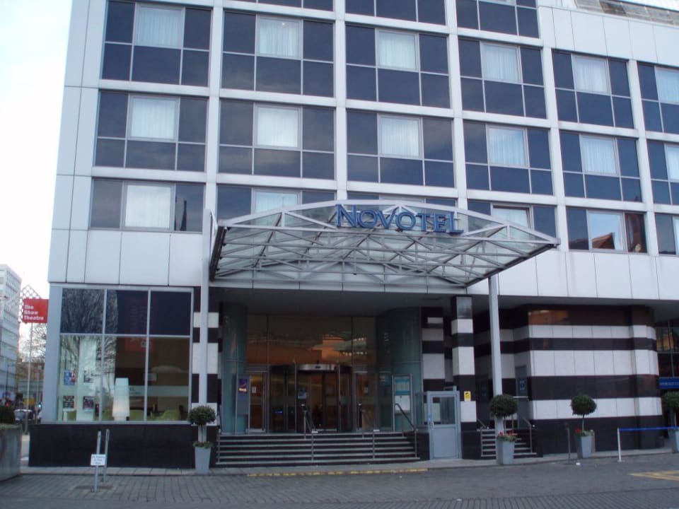 Eingang Hotel Pullman London St. Pancras