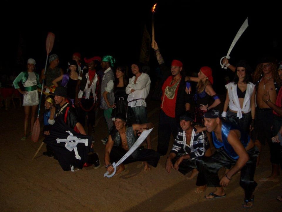 Piraten bei Beach Party TUI MAGIC LIFE Kalawy