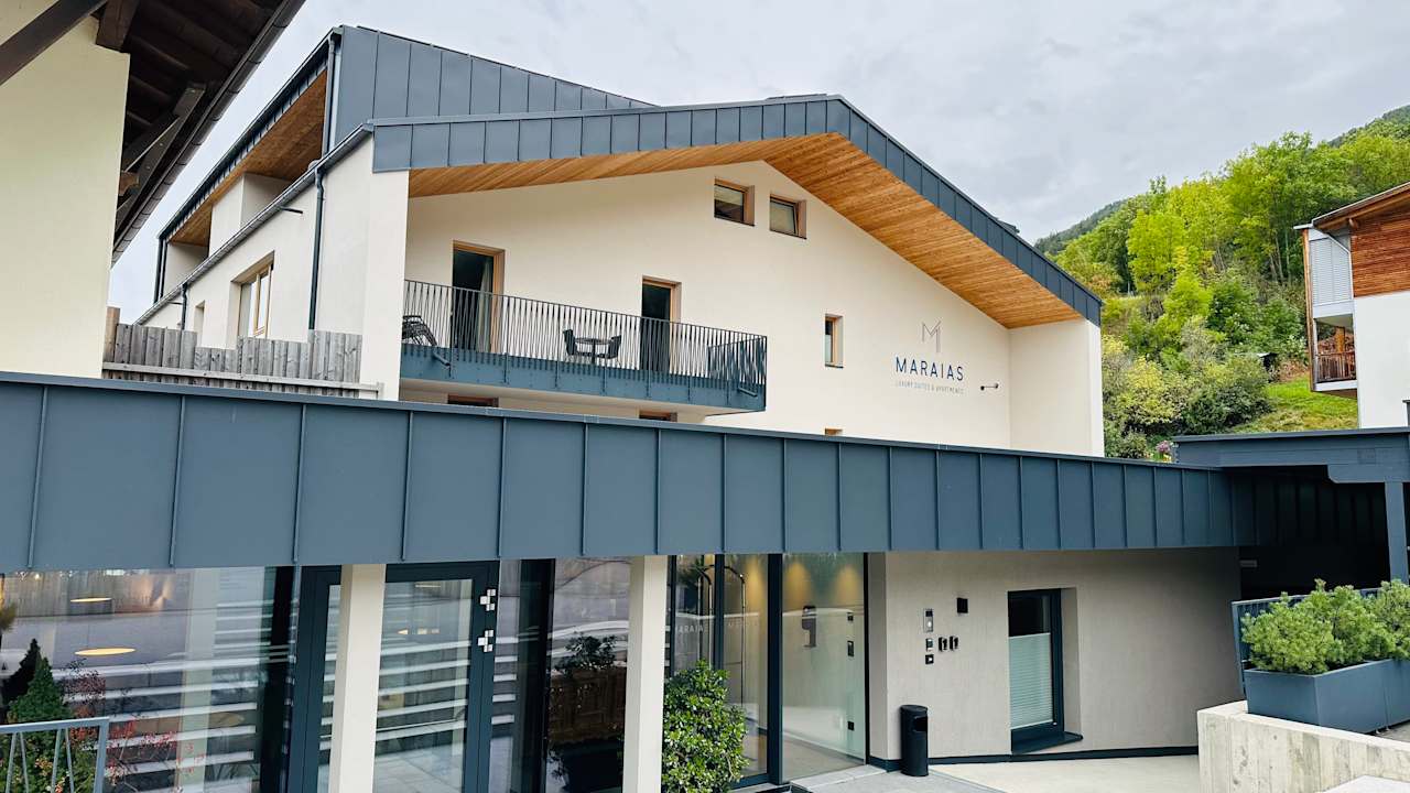 Außenansicht Maraias Luxury Suites & Apartments