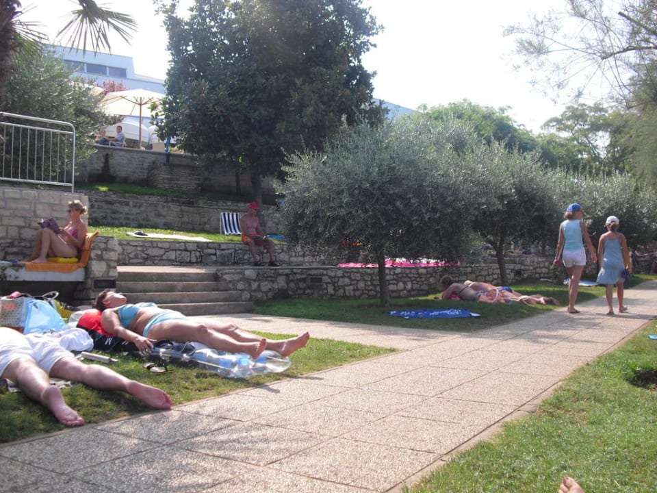Strand auf der anderen Seite der Bucht Hotel Molindrio Plava Laguna