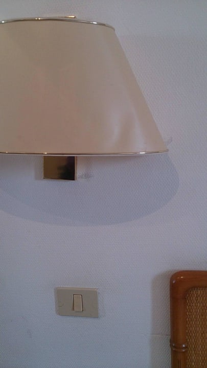 Verschmutze Wände Hotel Grand Teguise Playa