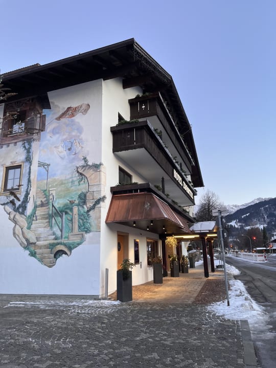 Außenansicht Hotel Zugspitze