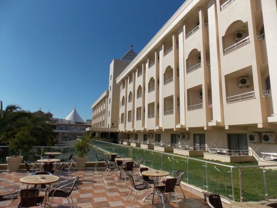 Terrassen Ausblick Calimera Hane Garden