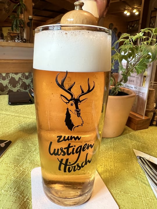 Gastro Ferienwohnung & Gästezimmer Wirtshaus Zum lustigen Hirsch