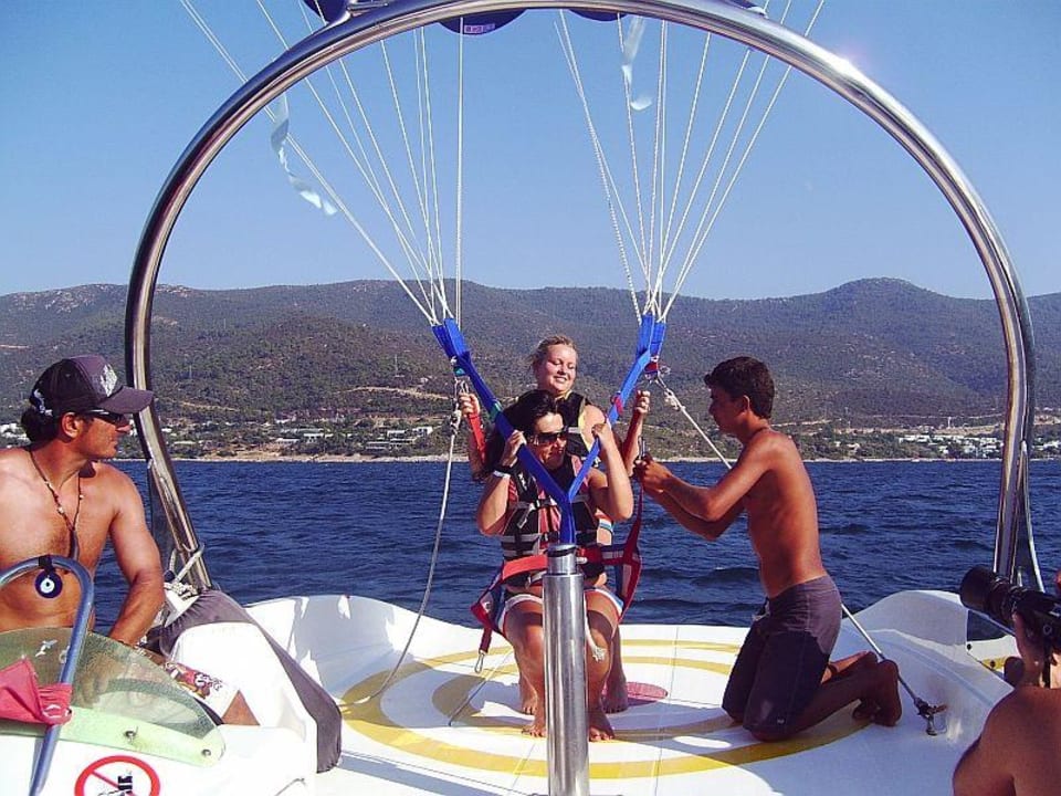 Parasailing Izer Hotel & Beach Club