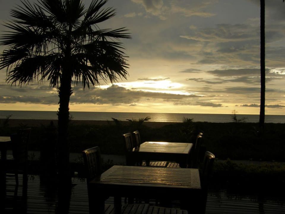 Sonnenuntergang an der Strandbar Khaolak Orchid Beach Resort