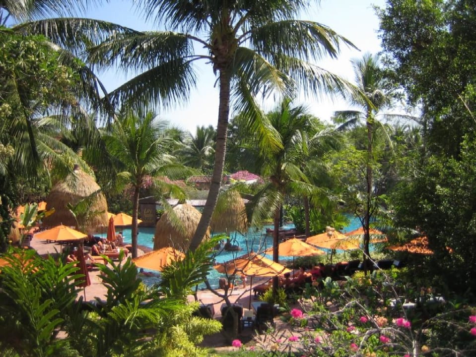 Der Blick von der Lobby zum Pool Anantara Hua Hin Resort