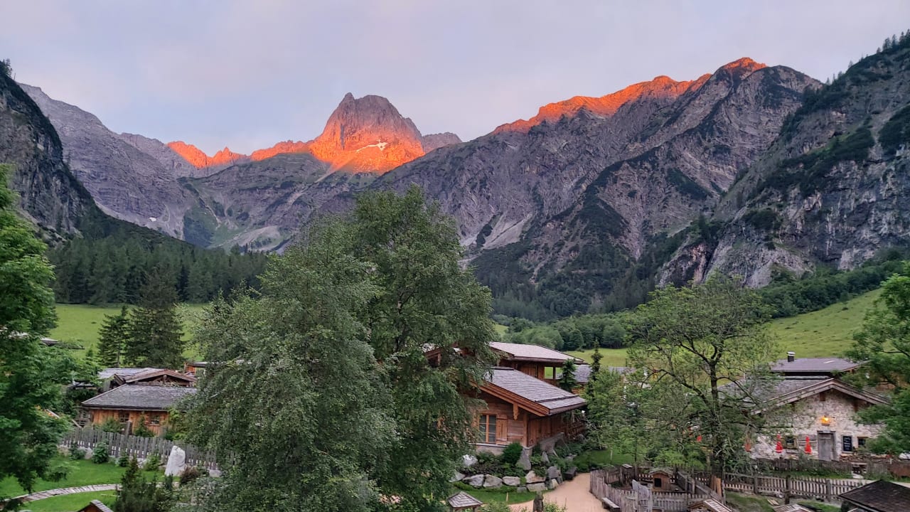 Ausblick Gramai Alm alpengenuss & natur spa