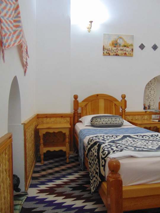 Zimmer Madrasah Polvon-Qori Boutique