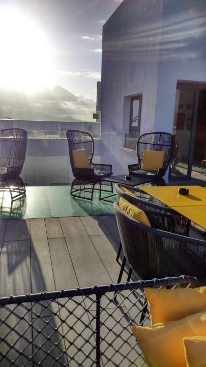 Chillen auf dem Glasboden Design Plus BEX Hotel