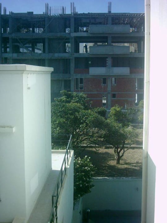 Blick nach hinten zu den Neubauten Hotel Angela Suites