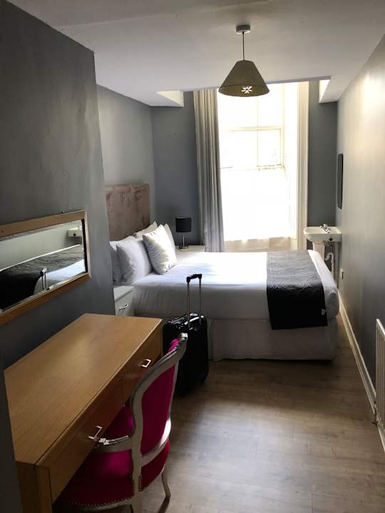 Zimmer Clifden Aparthotel