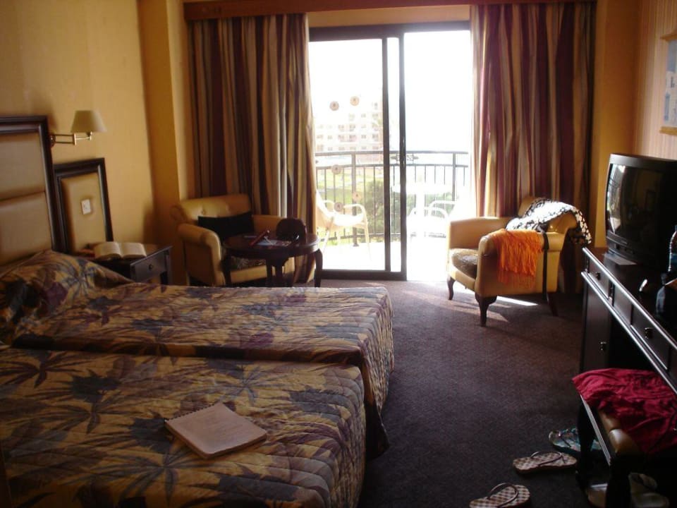 Pokój hotelowy Constantinos The Great Beach Hotel