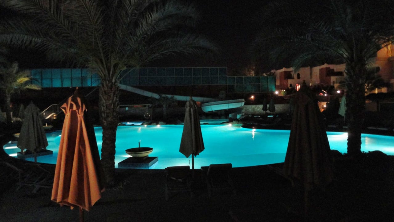 Pool am Abend Hotel Xperience Sea Breeze Resort