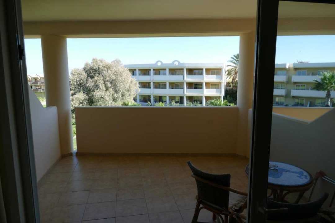 Blich aus dem Zimmer, angeblich Meerblick Hotel Kalithea Horizon Royal