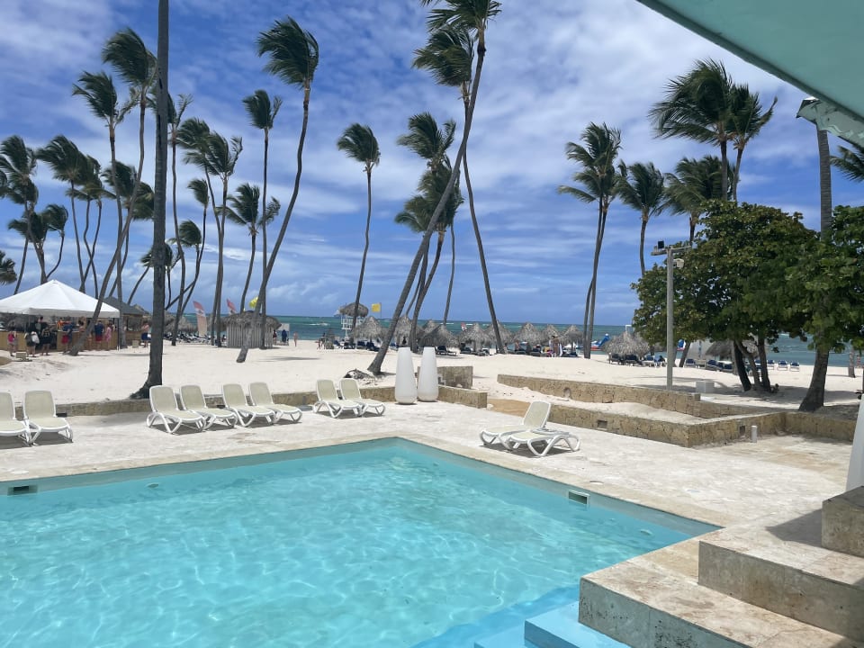 Pool Meliá Caribe Beach Resort-All Inclusive