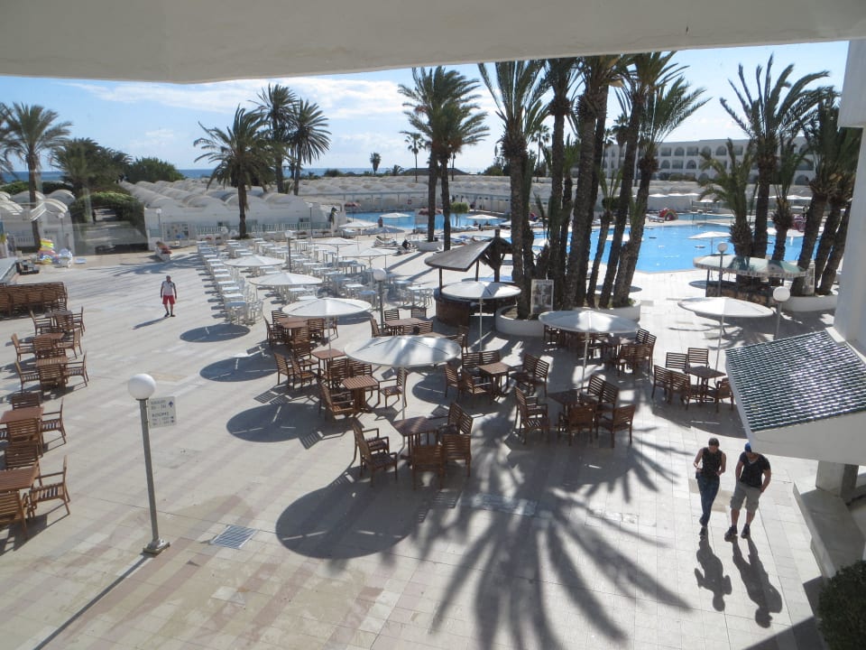 Ausblick von der Sitzecke in der Lobby zum Pool El Mouradi Club Kantaoui