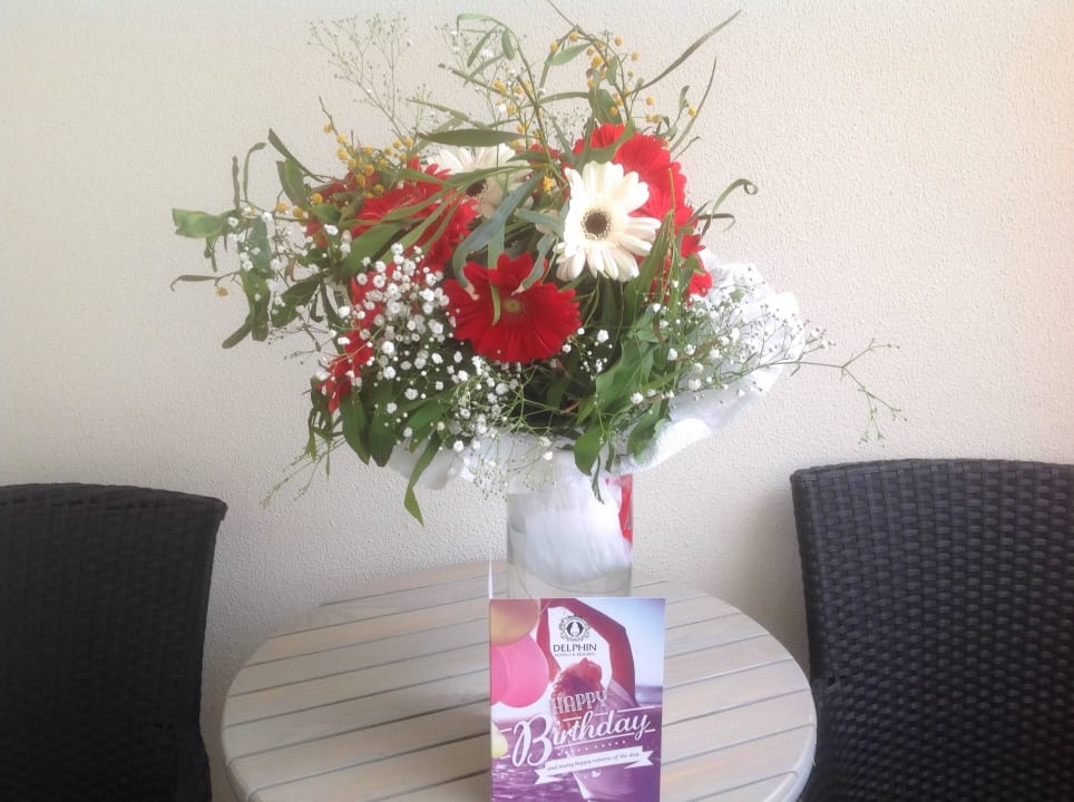 Blumenstrauß zum Geburtstag. Hotel Delphin Imperial