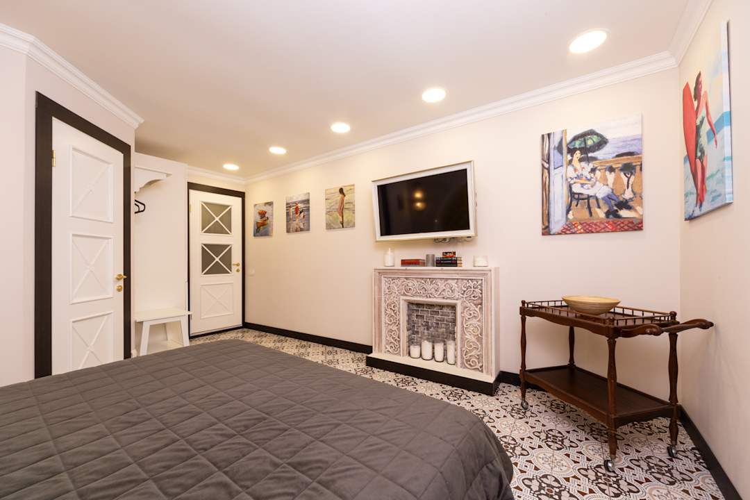 Zimmer Boutique apartments Mason in historical Odessa