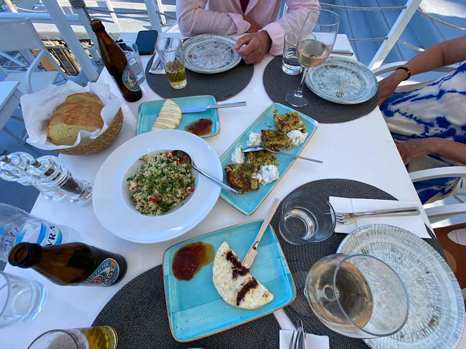 Gastro White Suites Resort