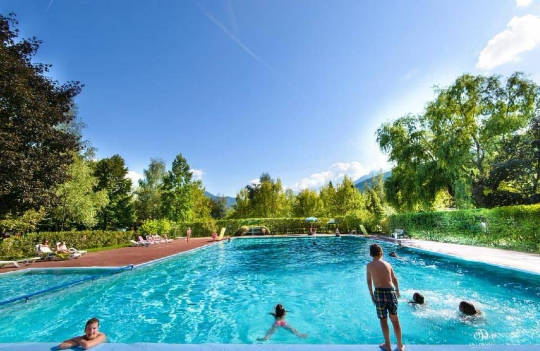 La piscina del campeggio Club del Sole Caldonazzo Family Collection