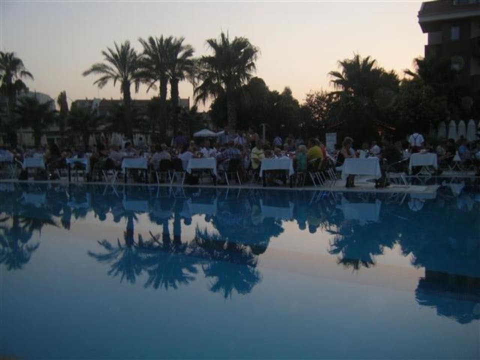 Galaabend Hane Family Resort