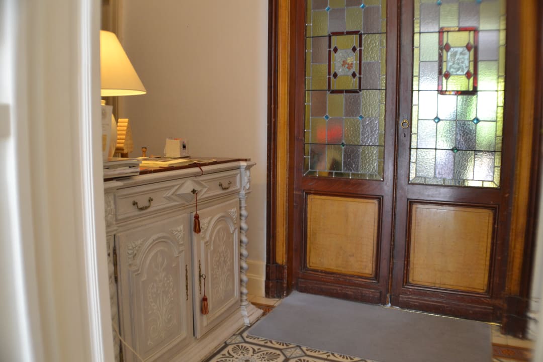 Lobby C'est une maison bleue - a blue lodge in Bordeaux