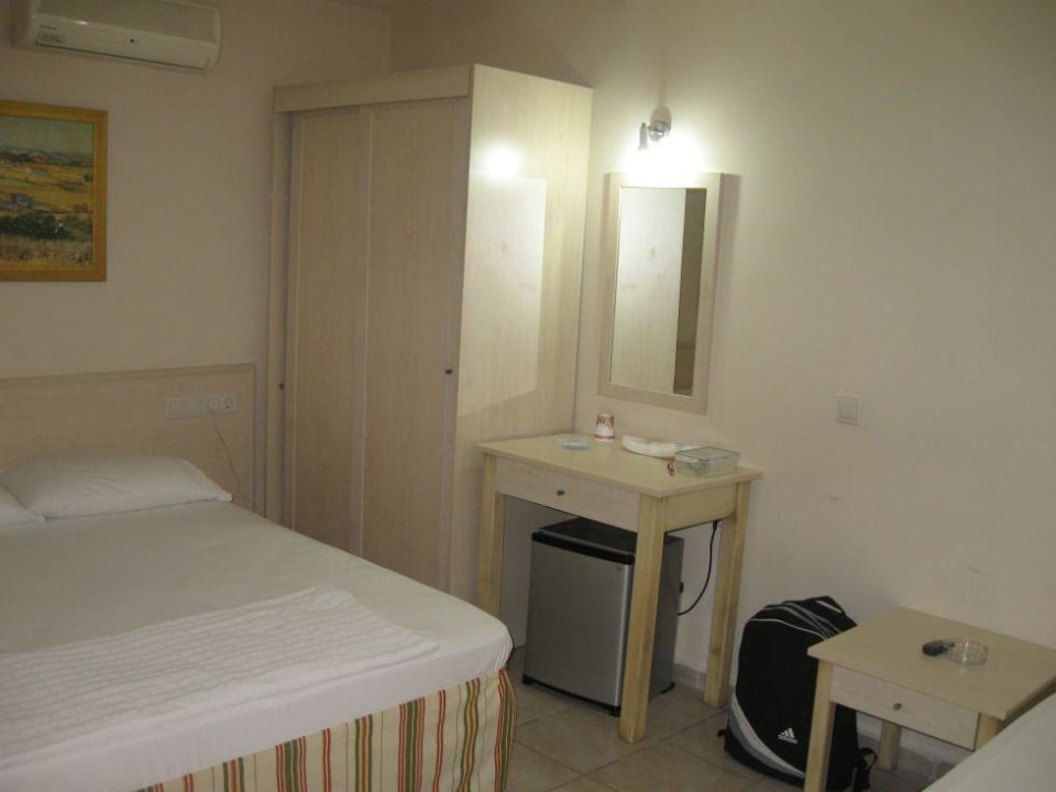 Zimmer Leda Beach Hotel