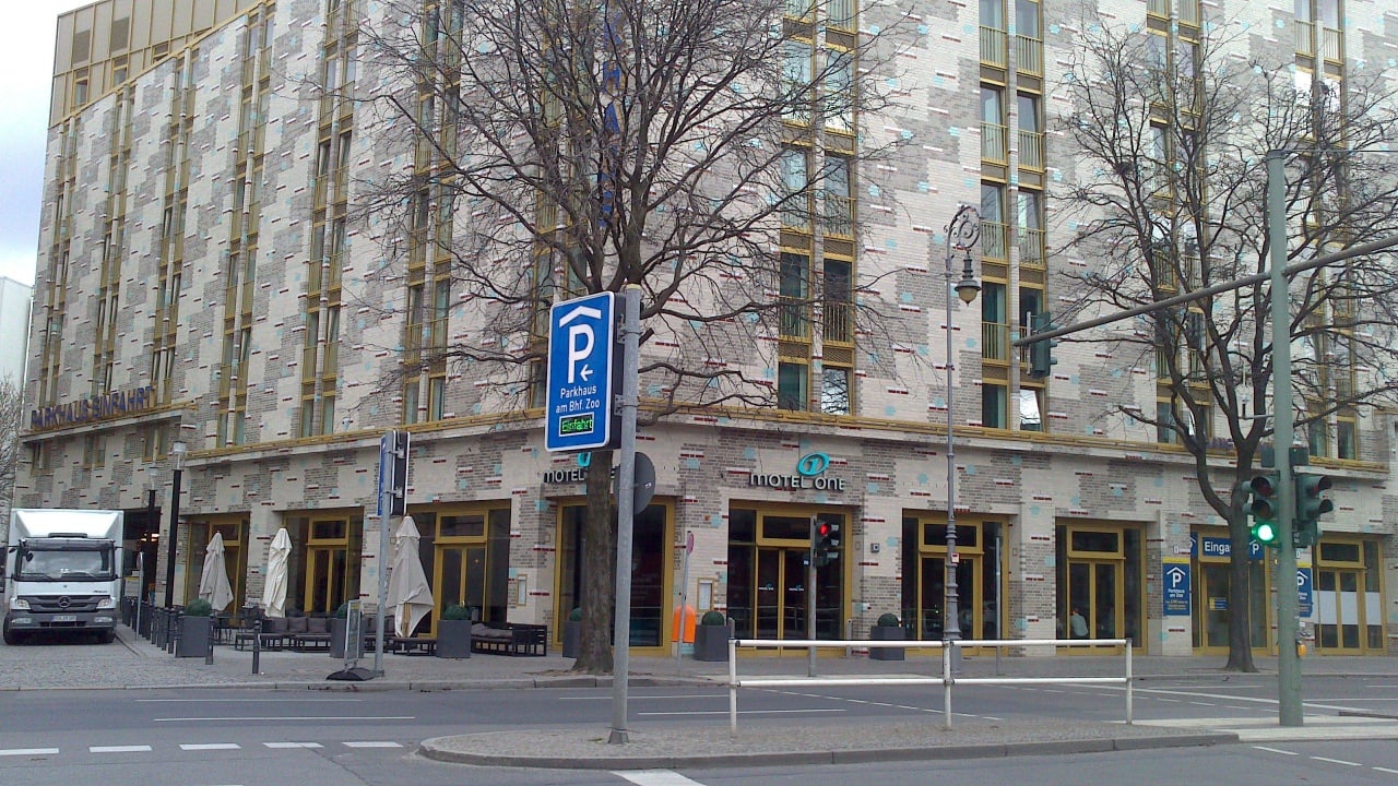 Hotel von außen Motel One Berlin Ku'Damm