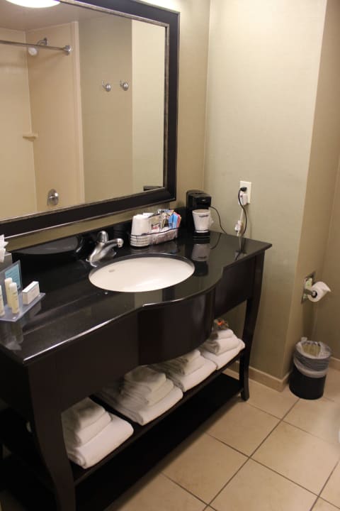 Badezimmer Hotel Hampton Inn And Suites Merced,