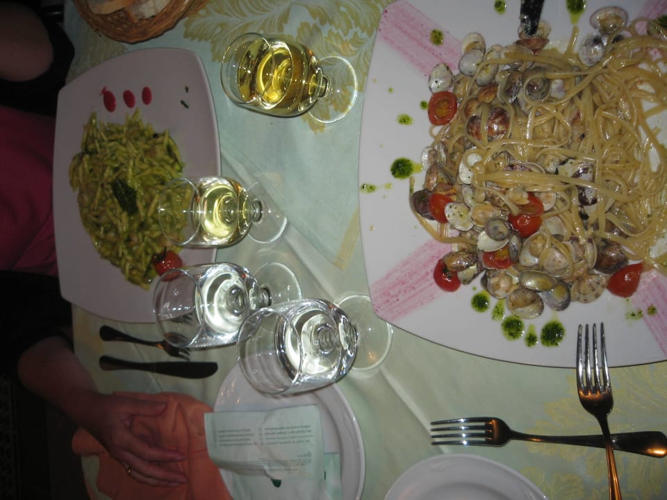 Nudelgerichte & Hauswein Residence Hotel Li Troni