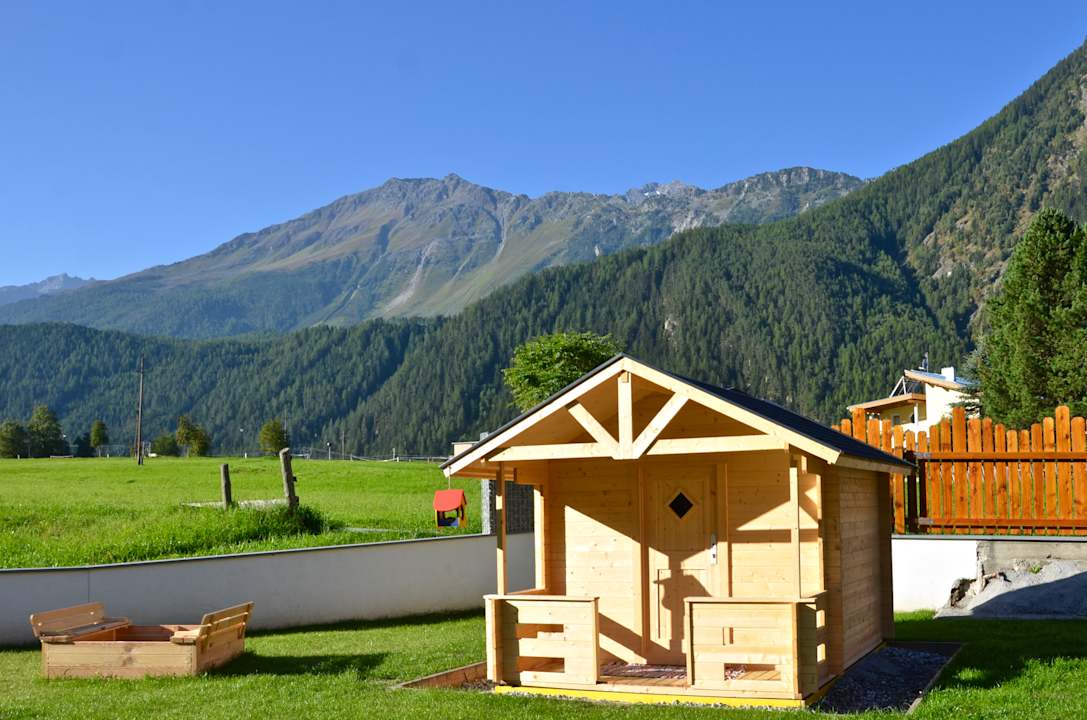 Gartenanlage Ferienhaus Tirol im Ötztal