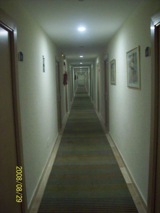 Korridor zum Zimmer im 7. Stock Grupotel Orient