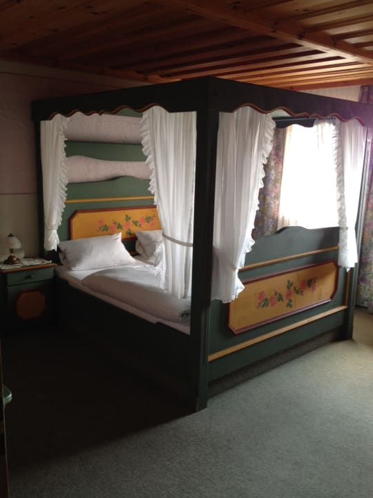 Ein besonderes Zimmer mit Himmelbett Familotel Der Böhmerwald - Euer Familienhotel im Bayerischen Wald