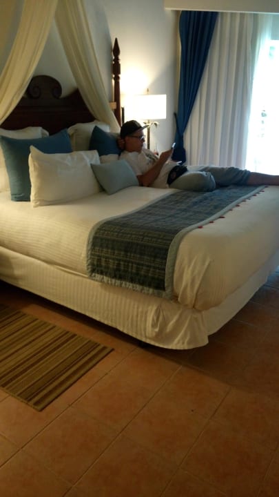 Kingsize Bett  Dreams La Romana Resort & Spa