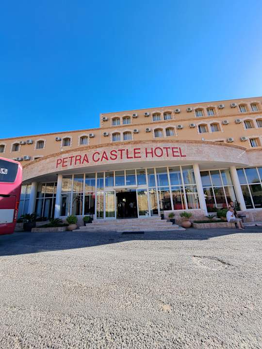 Außenansicht Petra Castle Hotel