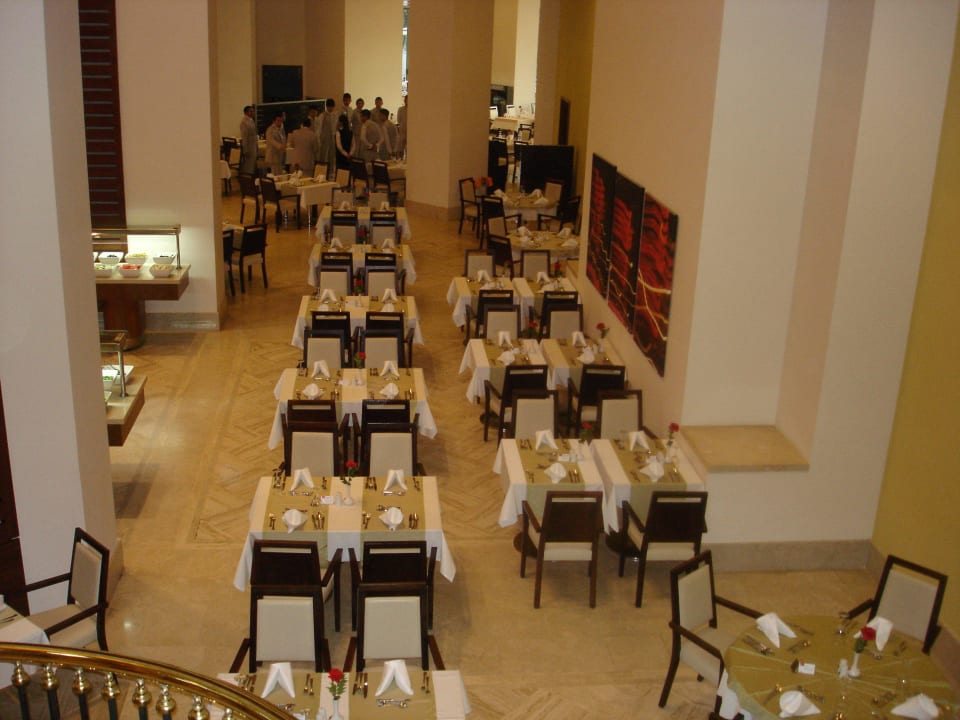 Blick von oben in das schöne Restaurant Arum Barut Collection