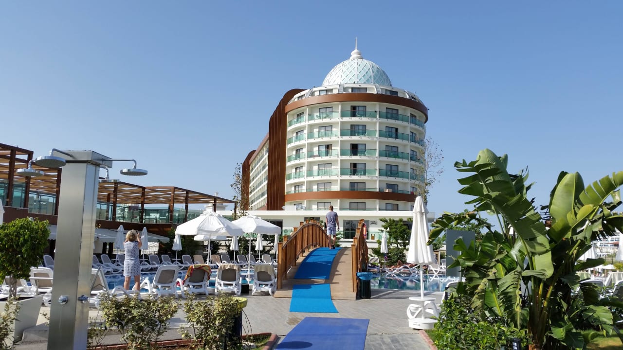 Hotel von der Seite Dream World Aqua Hotel