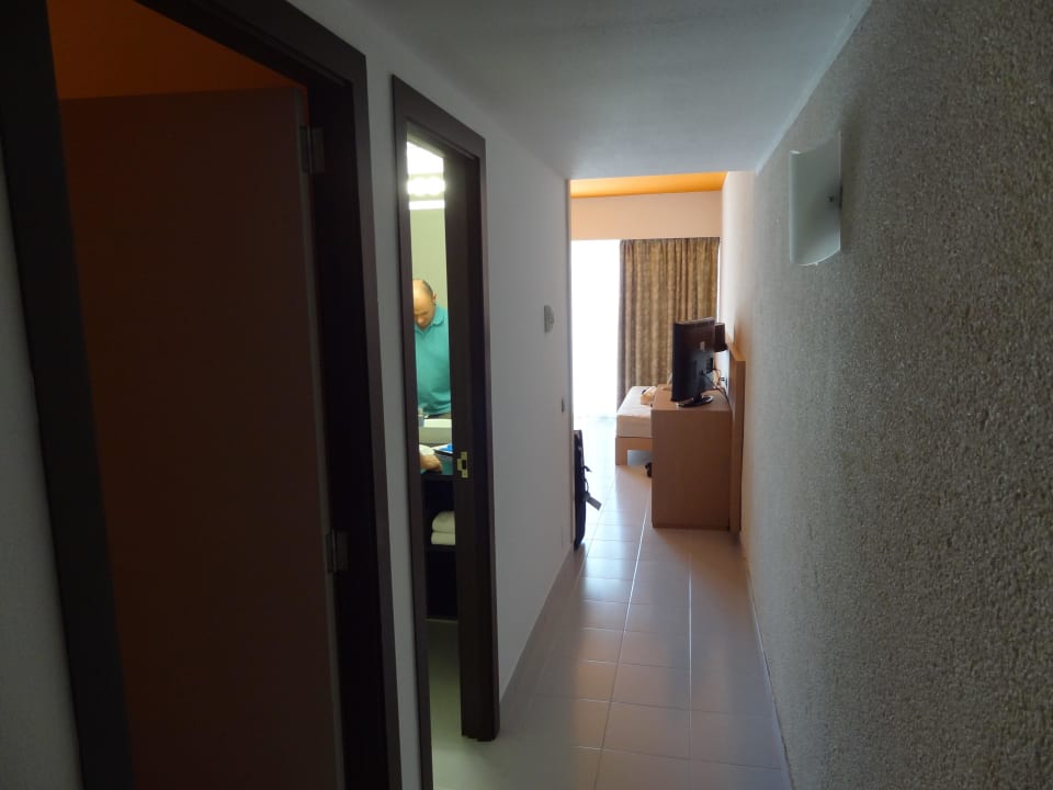 App. 623, Flur von der Eingangstür aus gesehen Hipotels Mediterraneo Club