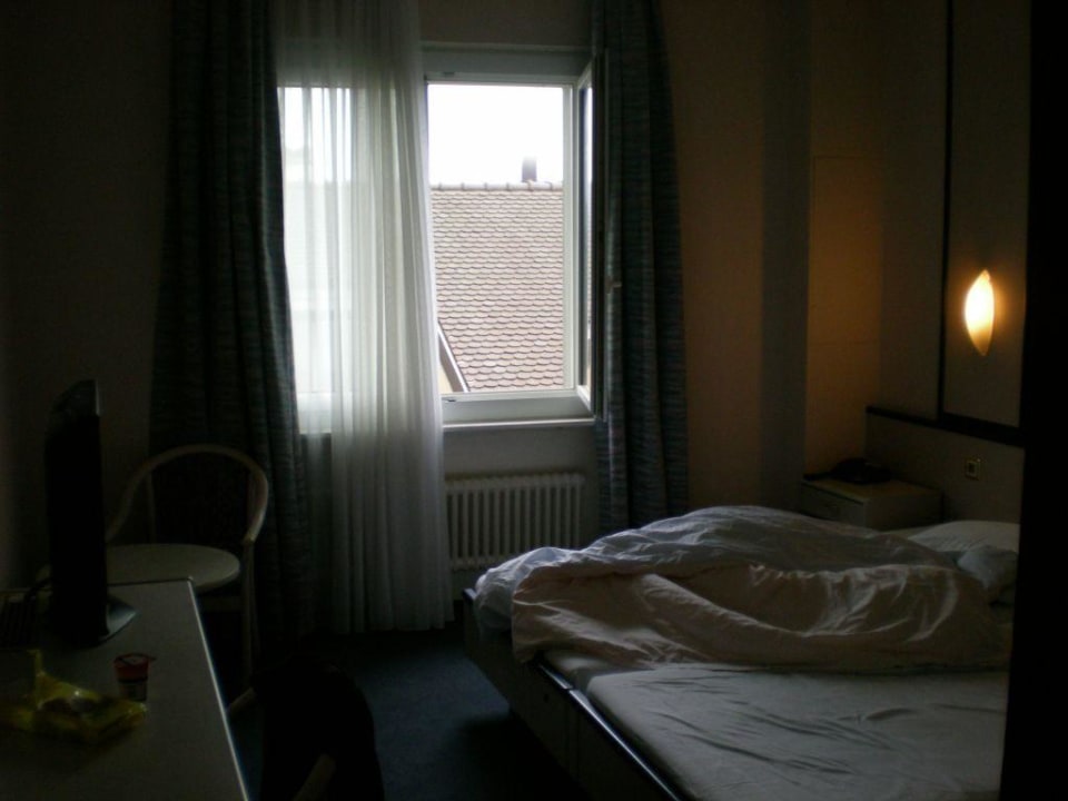 Zimmer mit Fenster Hôtel Crystal