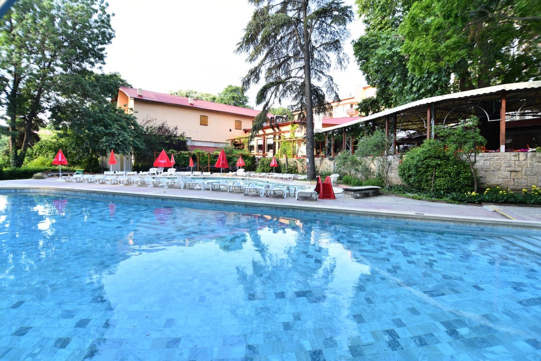 Pool Hotel Estreya Palace & Residence