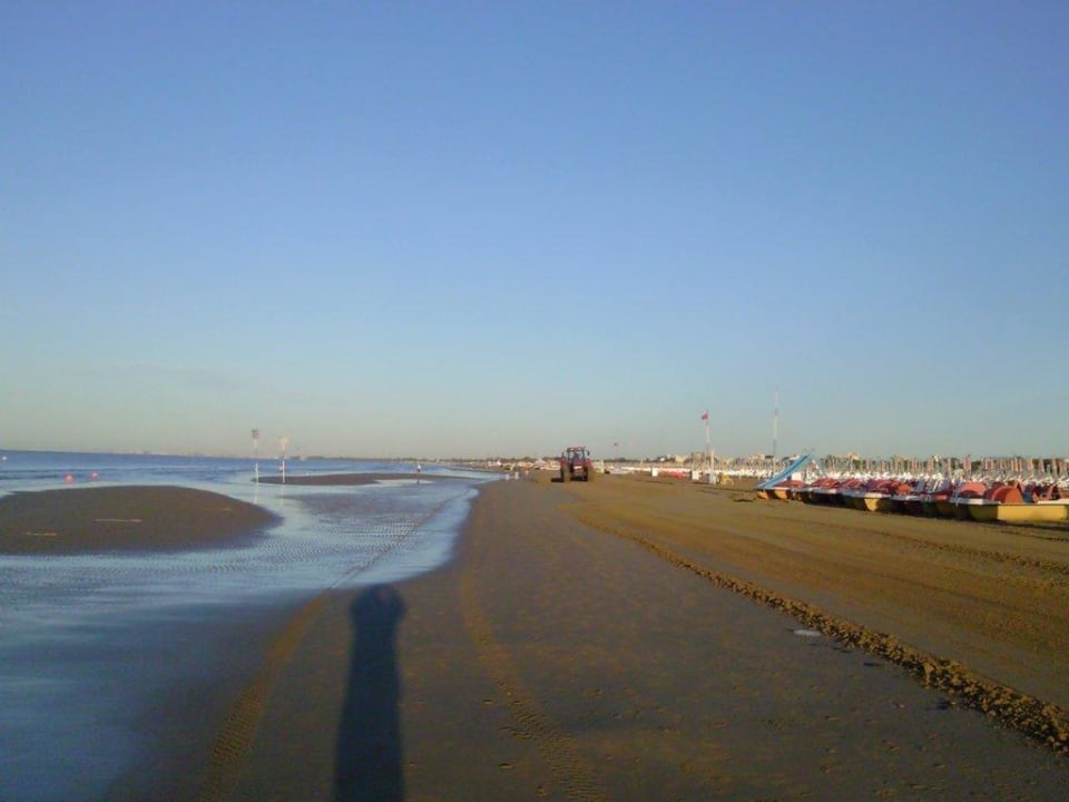 Morgens um 7 Uhr am Strand Hotel Luna