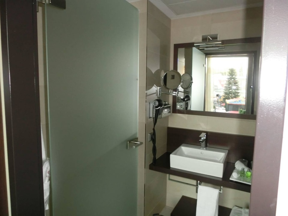 Blick ins Badezimmer NH Collection Dresden Altmarkt