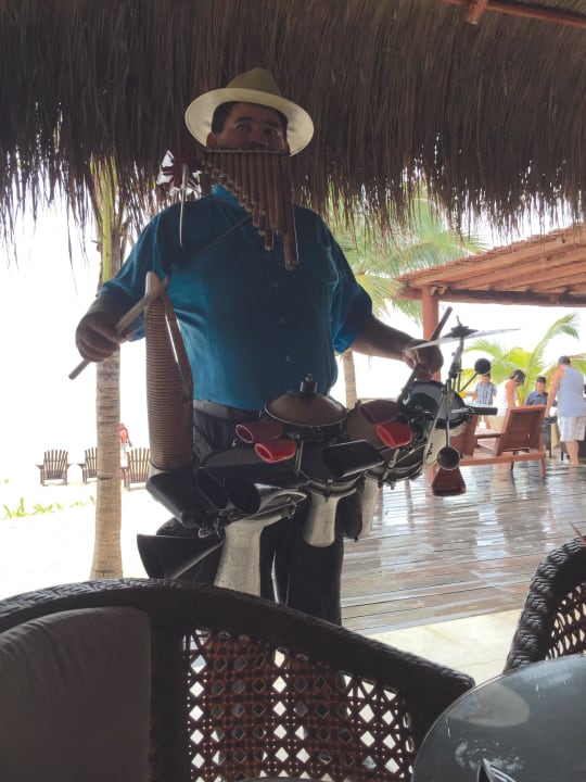 Abel: Orchester man Akumal Bay Beach & Wellness Resort