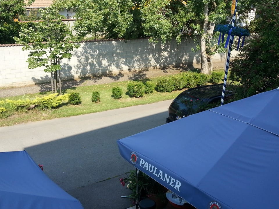 Blick auf die Straße Landhaus Apartments & Studio