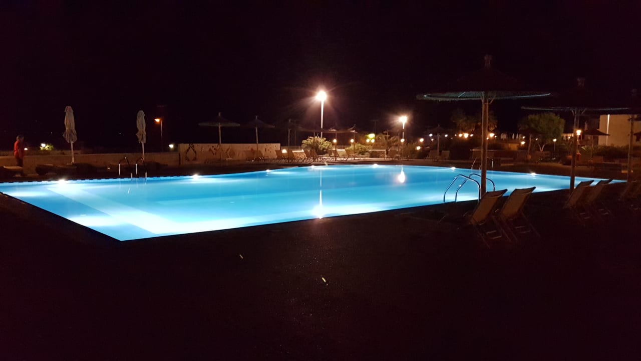 Pool Grand Blue Beach Hotel