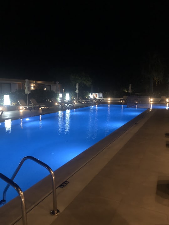Pool Petousis Hotel & Suites