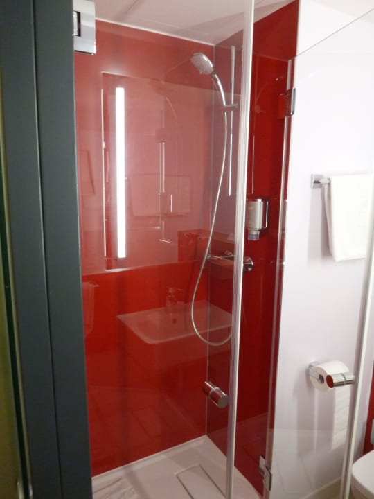 Dusche IntercityHotel Frankfurt Airport